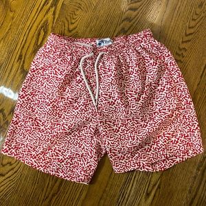White/red Trunks patterned bathing suit